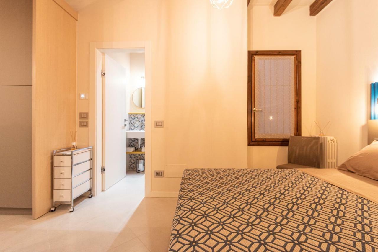 Dreamy Apartment Tre Corone Old Town Desenzano del Garda Zewnętrze zdjęcie