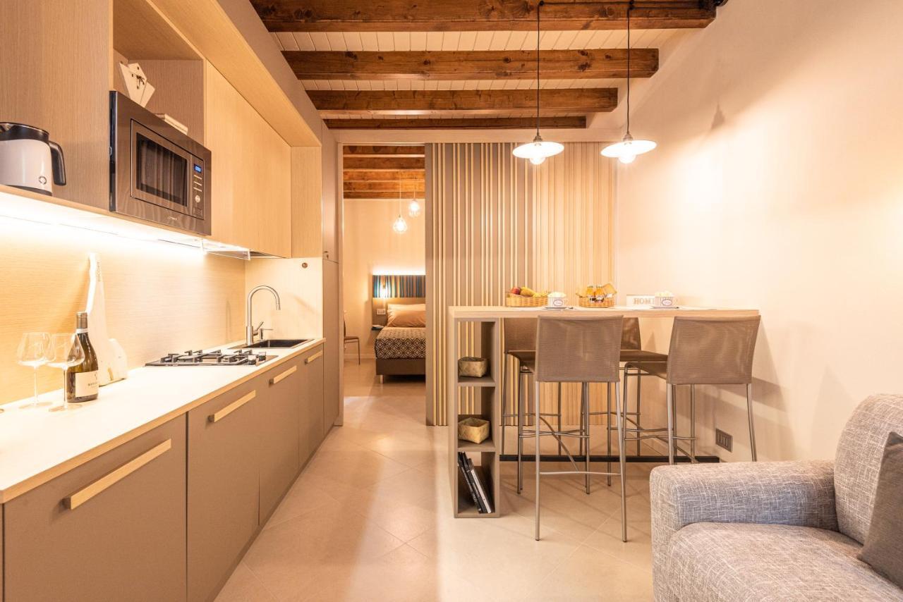 Dreamy Apartment Tre Corone Old Town Desenzano del Garda Zewnętrze zdjęcie